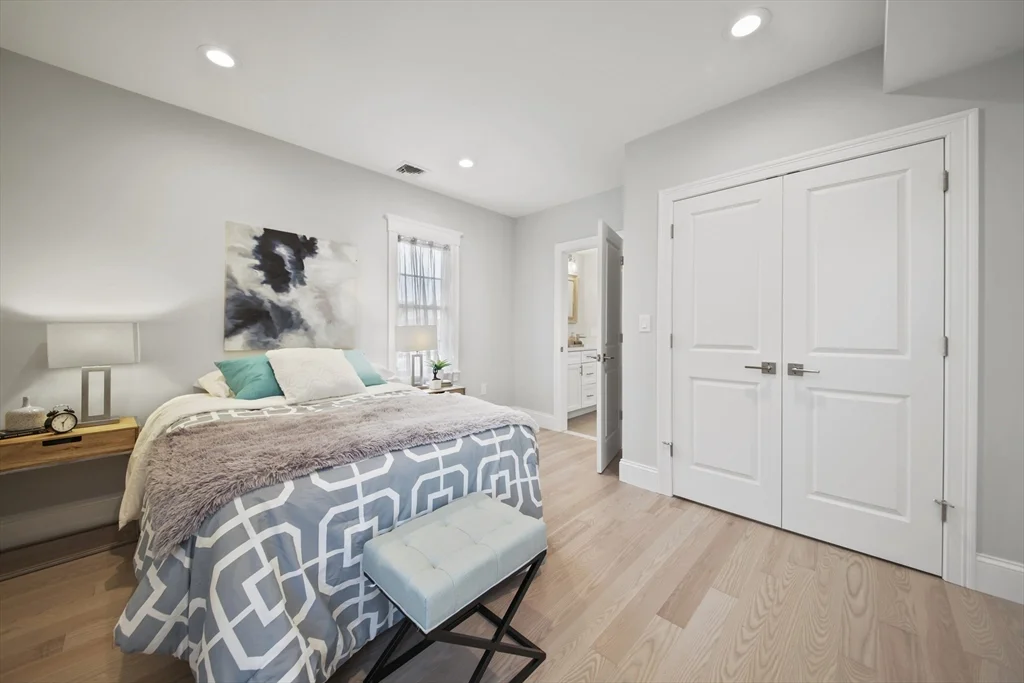 4 bed, 2 bath apartment for rent at 80 Massachusetts Ave Unit 80, Arlington — photo 19 of 41