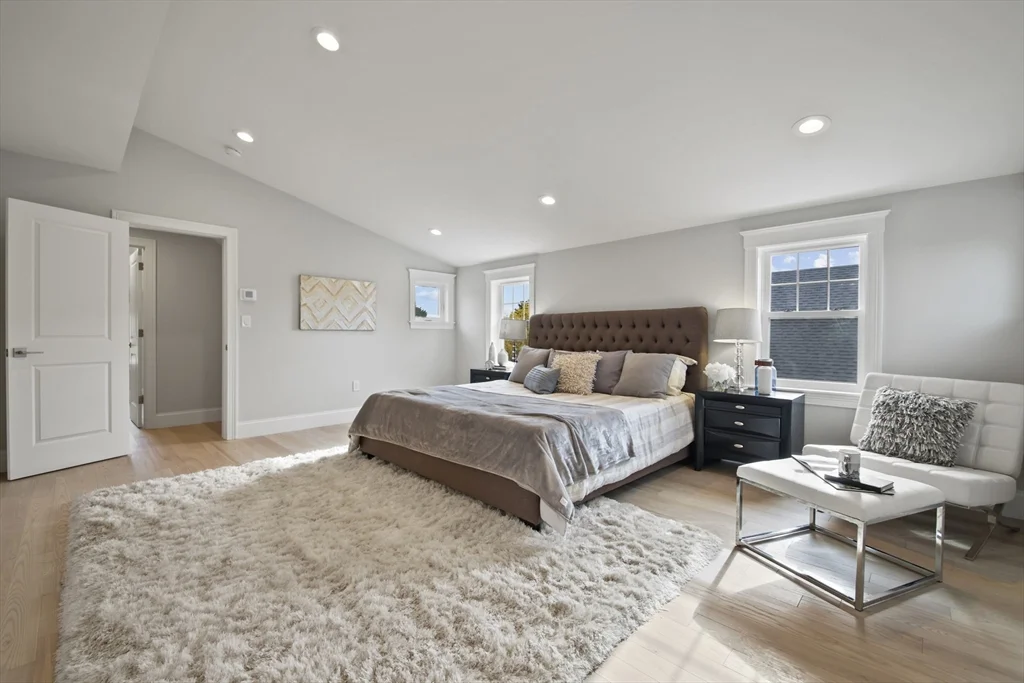 4 bed, 2 bath apartment for rent at 80 Massachusetts Ave Unit 80, Arlington — photo 30 of 41