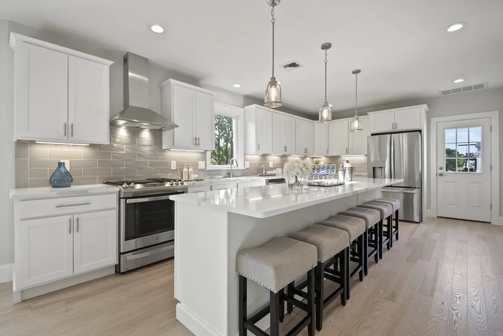 4 bed, 2 bath apartment for rent at 80 Massachusetts Ave Unit 80, Arlington — photo 11 of 41