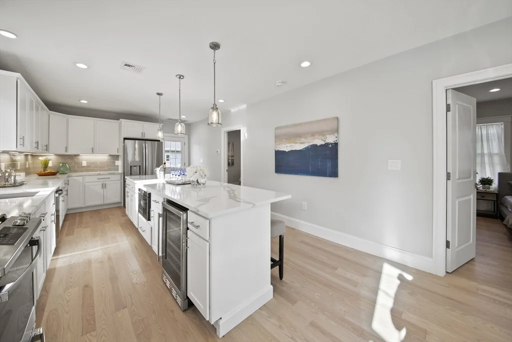 4 bed, 2 bath apartment for rent at 80 Massachusetts Ave Unit 80, Arlington — photo 14 of 41