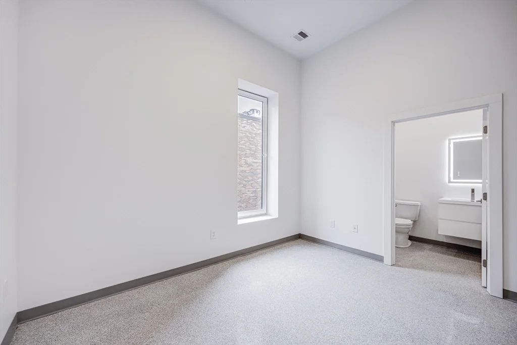 2 bed, 2 bath apartment for rent at 80 Middlesex St Unit 206, Lowell — photo 9 of 24