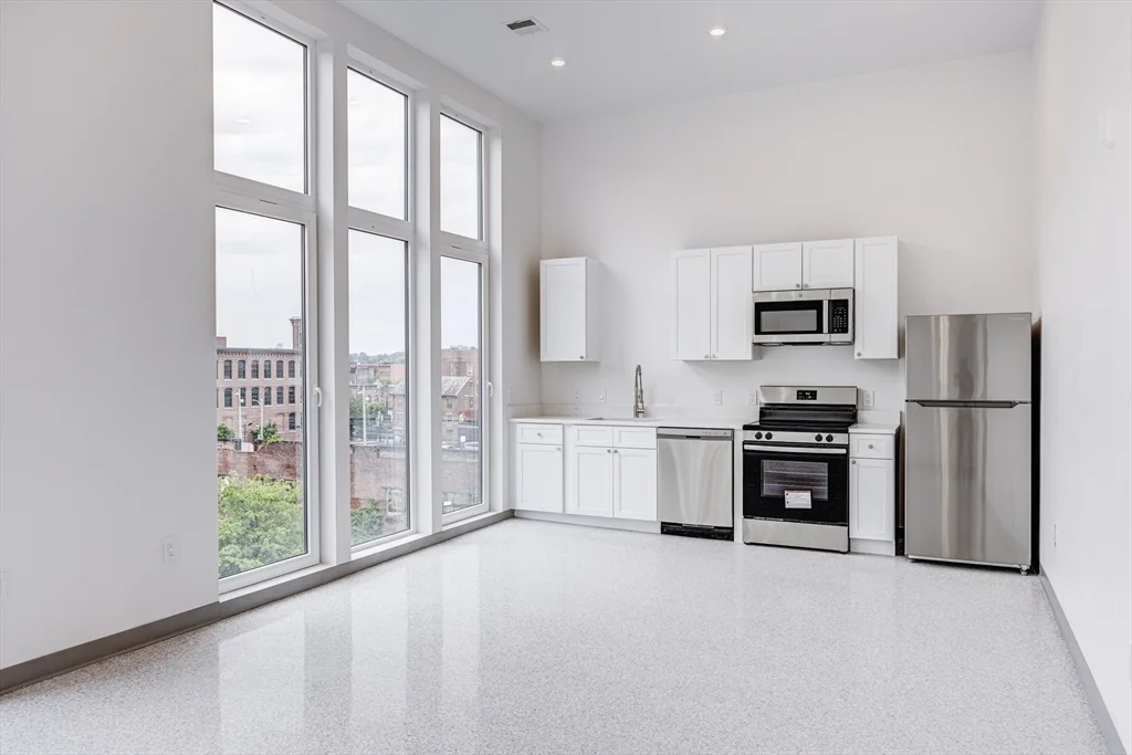 1 bed, 1 bath apartment for rent at 80 Middlesex St Unit 304, Lowell — photo 6 of 22