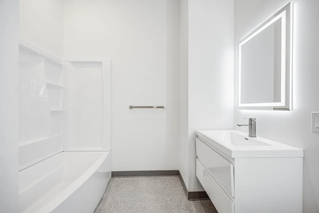 2 bed, 2 bath apartment for rent at 80 Middlesex St Unit 306, Lowell — photo 14 of 24