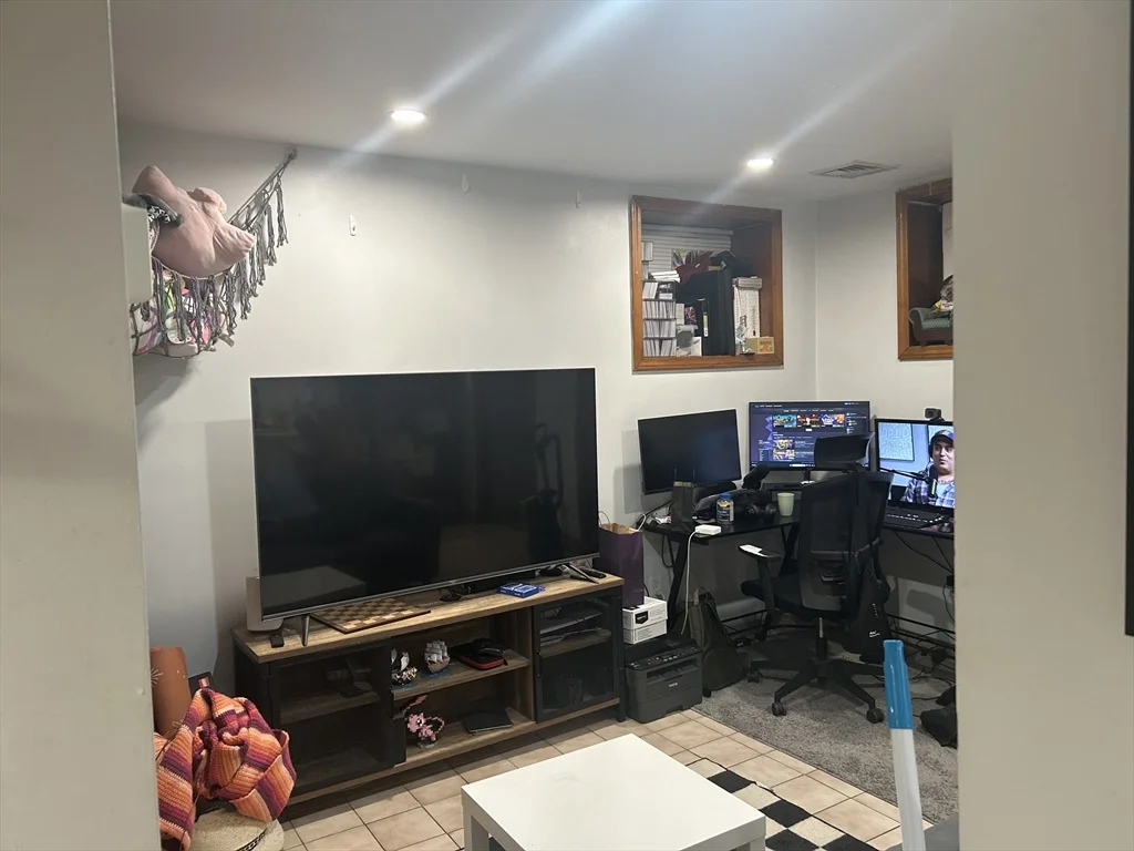 2 bed, 1 bath apartment for rent at 80 Mount Pleasant Ave Unit B, Roxbury — photo 5 of 8