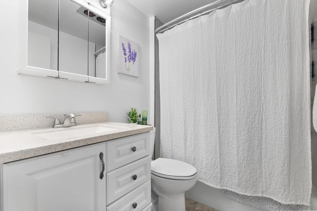 2 bed, 1 bath apartment for rent at 80 N Warren St Unit 2D, Woburn — photo 12 of 19