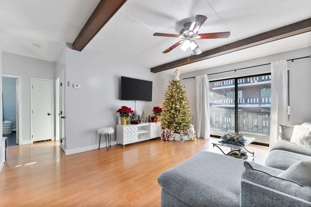 2 bed, 1 bath apartment for rent at 80 N Warren St Unit 2D, Woburn — photo 2 of 19