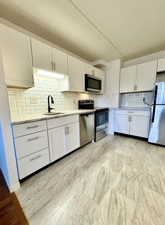 2 bed, 1 bath apartment for rent at 80 N Warren St Unit 7, Woburn — photo 4 of 20