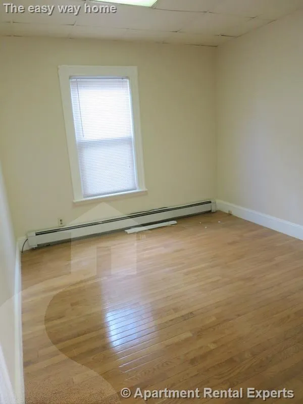 3 bed, 1 bath apartment for rent at 80 Newbury St Unit 1, Davis Square — photo 5 of 11