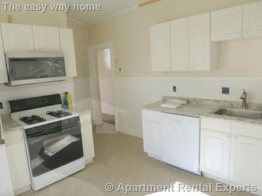 3 bed, 1 bath apartment for rent at 80 Newbury St Unit 1, Davis Square — photo 1 of 11