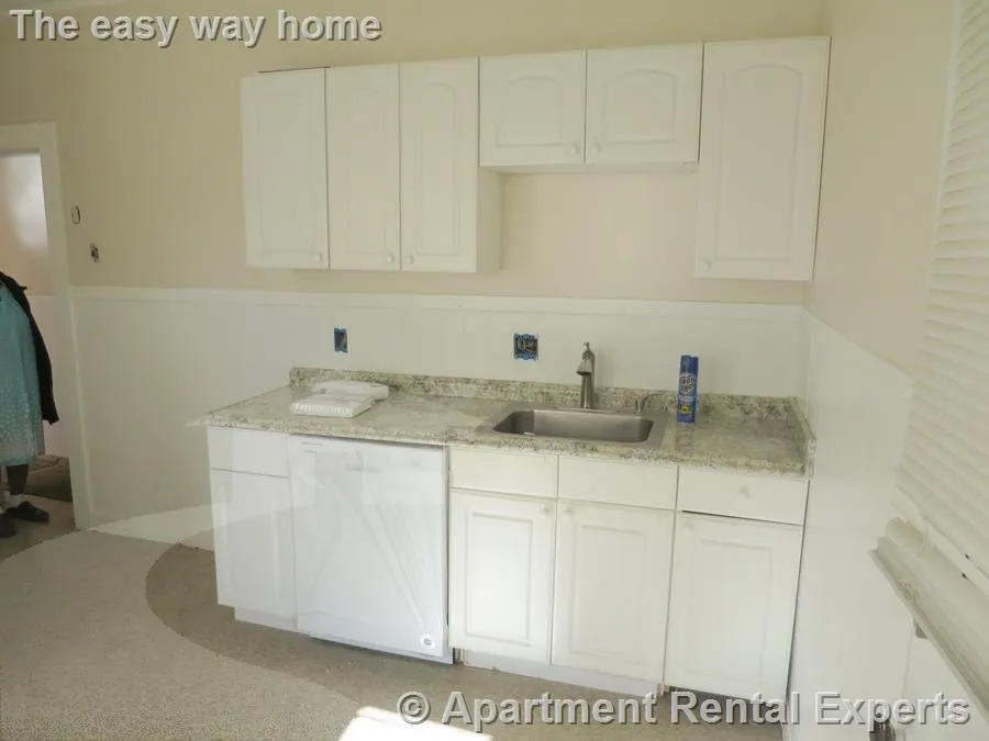 3 bed, 1 bath apartment for rent at 80 Newbury St Unit 1, Davis Square — photo 2 of 11