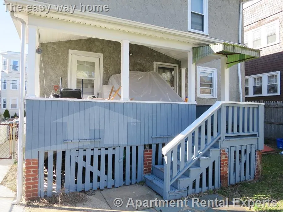 3 bed, 1 bath apartment for rent at 80 Newbury St Unit 1, Davis Square — photo 10 of 11