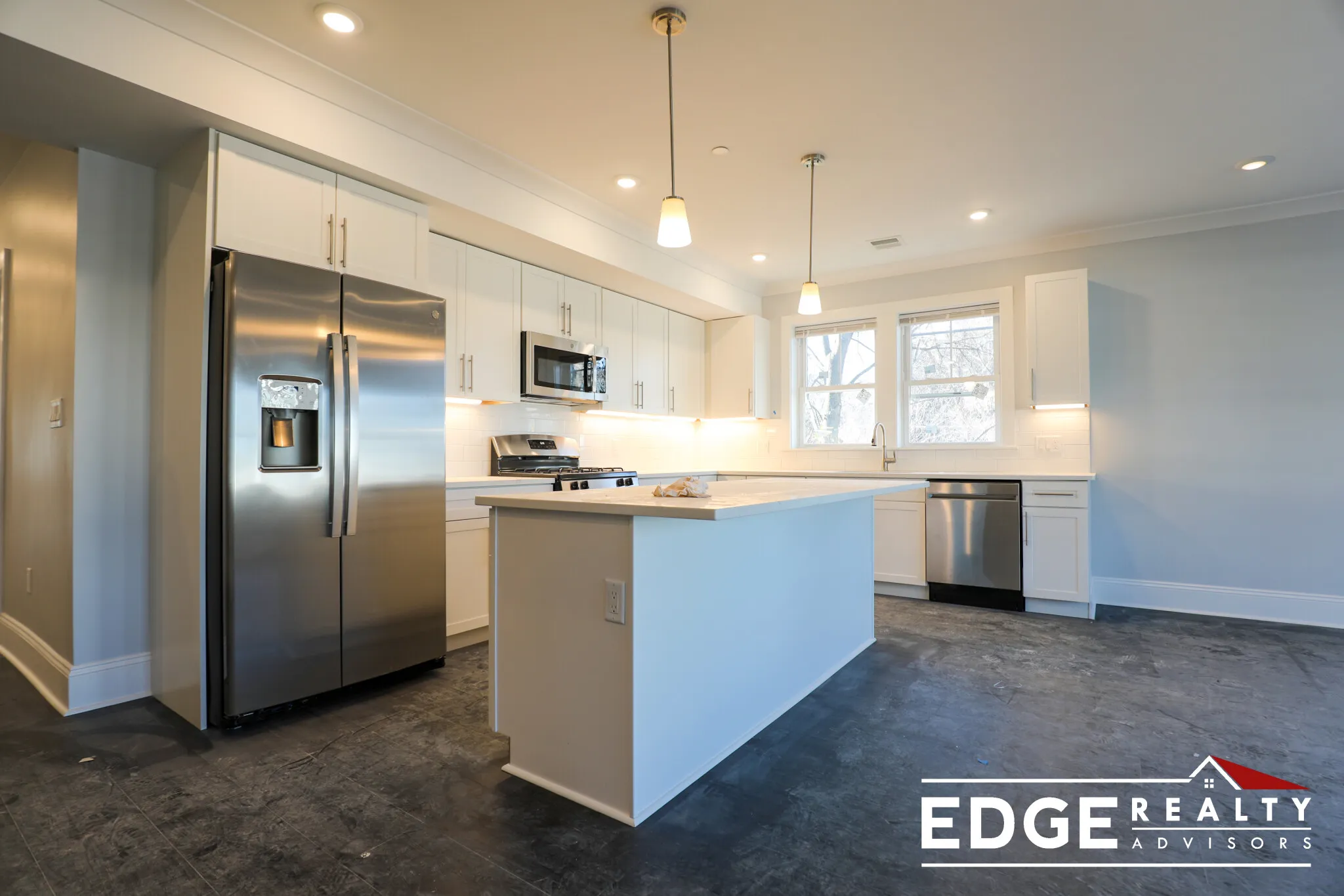4 bed, 2 bath apartment for rent at 80 North Beacon St Unit 3, Allston — photo 3 of 11