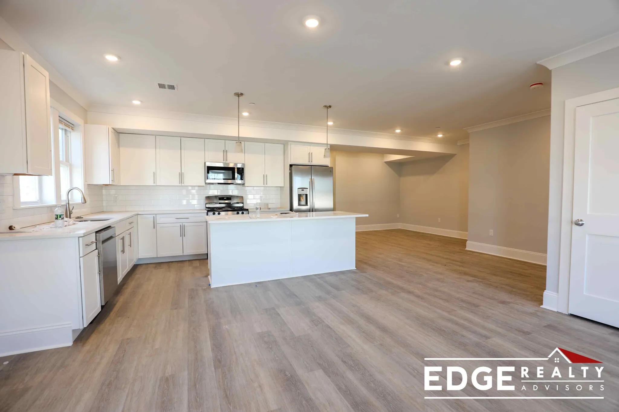 4 bed, 3 bath apartment for rent at 80 North Beacon St Unit 4, Allston — photo 1 of 12