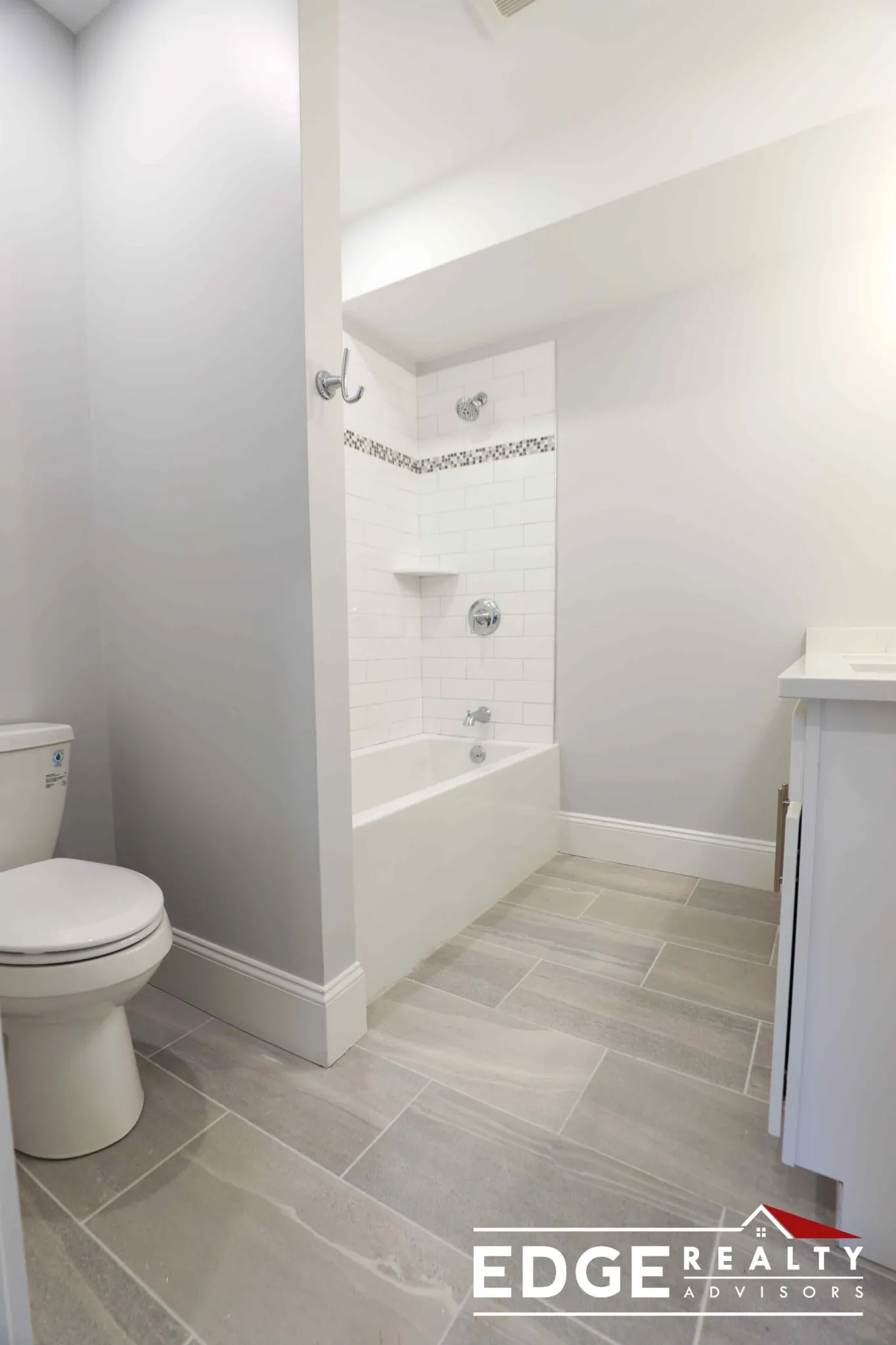 4 bed, 3 bath apartment for rent at 80 North Beacon St Unit 6, Allston — photo 5 of 13