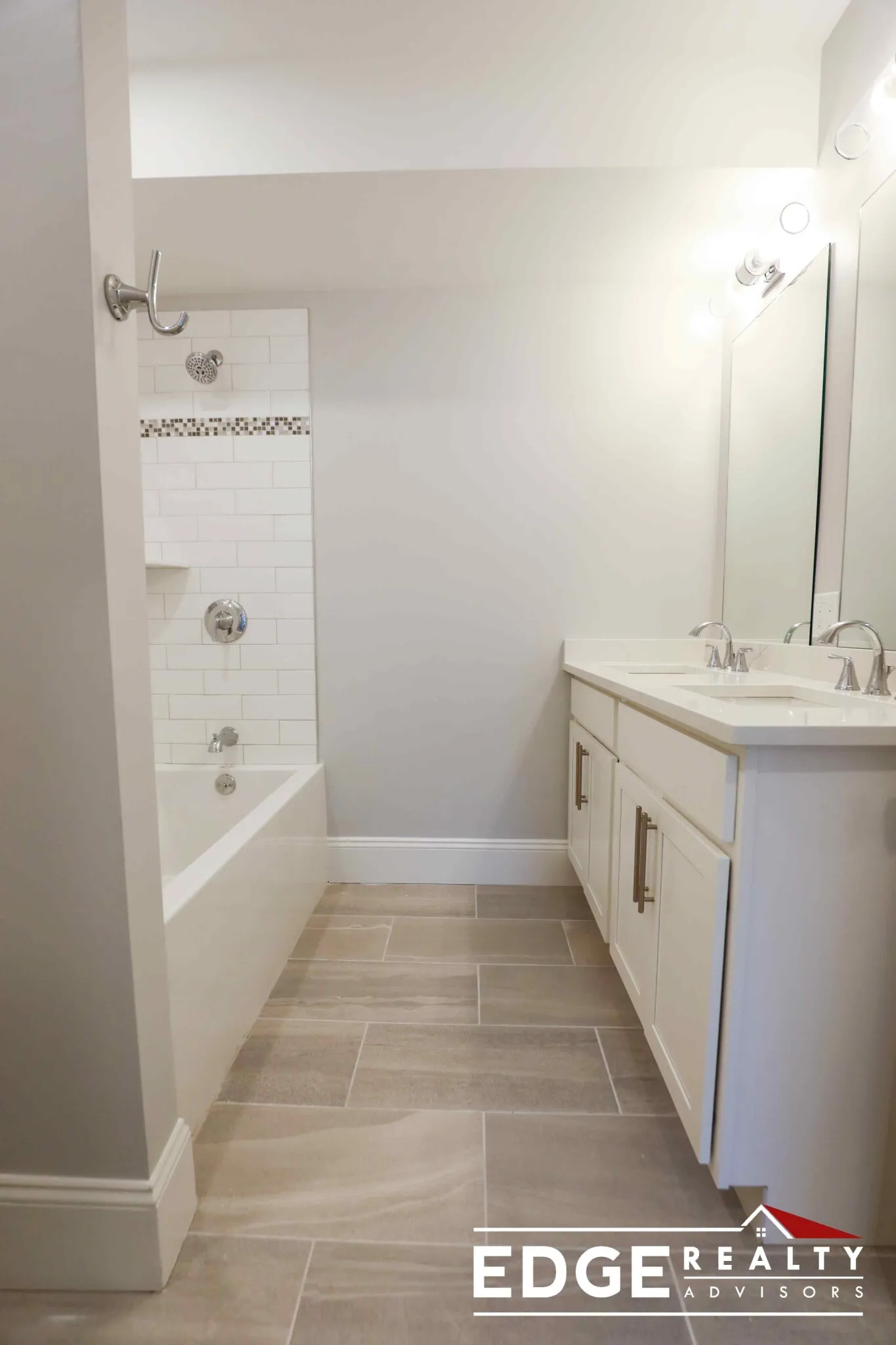4 bed, 3 bath apartment for rent at 80 North Beacon St Unit 6, Allston — photo 6 of 13
