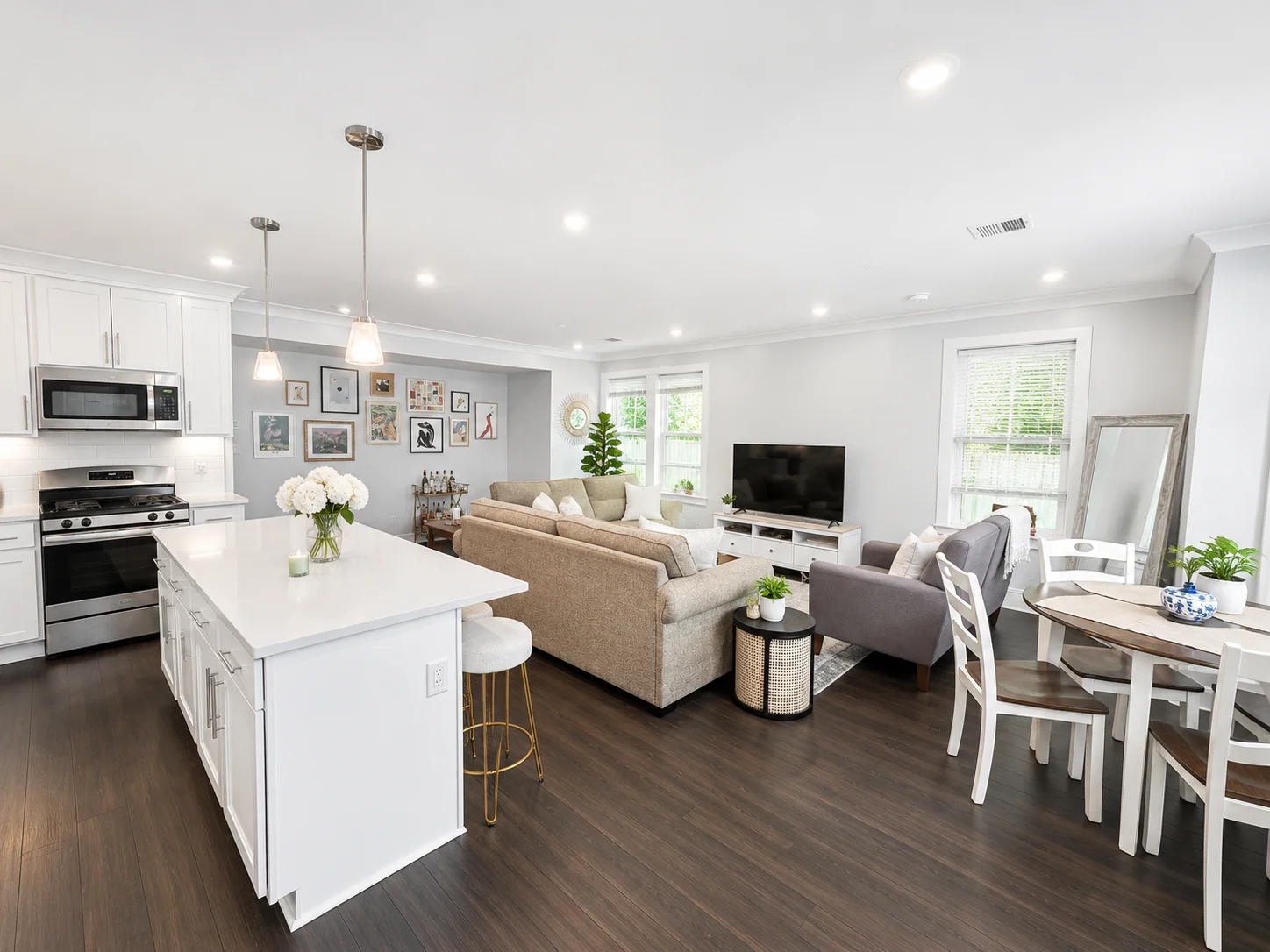 5 bed, 3 bath apartment for rent at 80 North Beacon Unit 1, Allston — photo 1 of 11