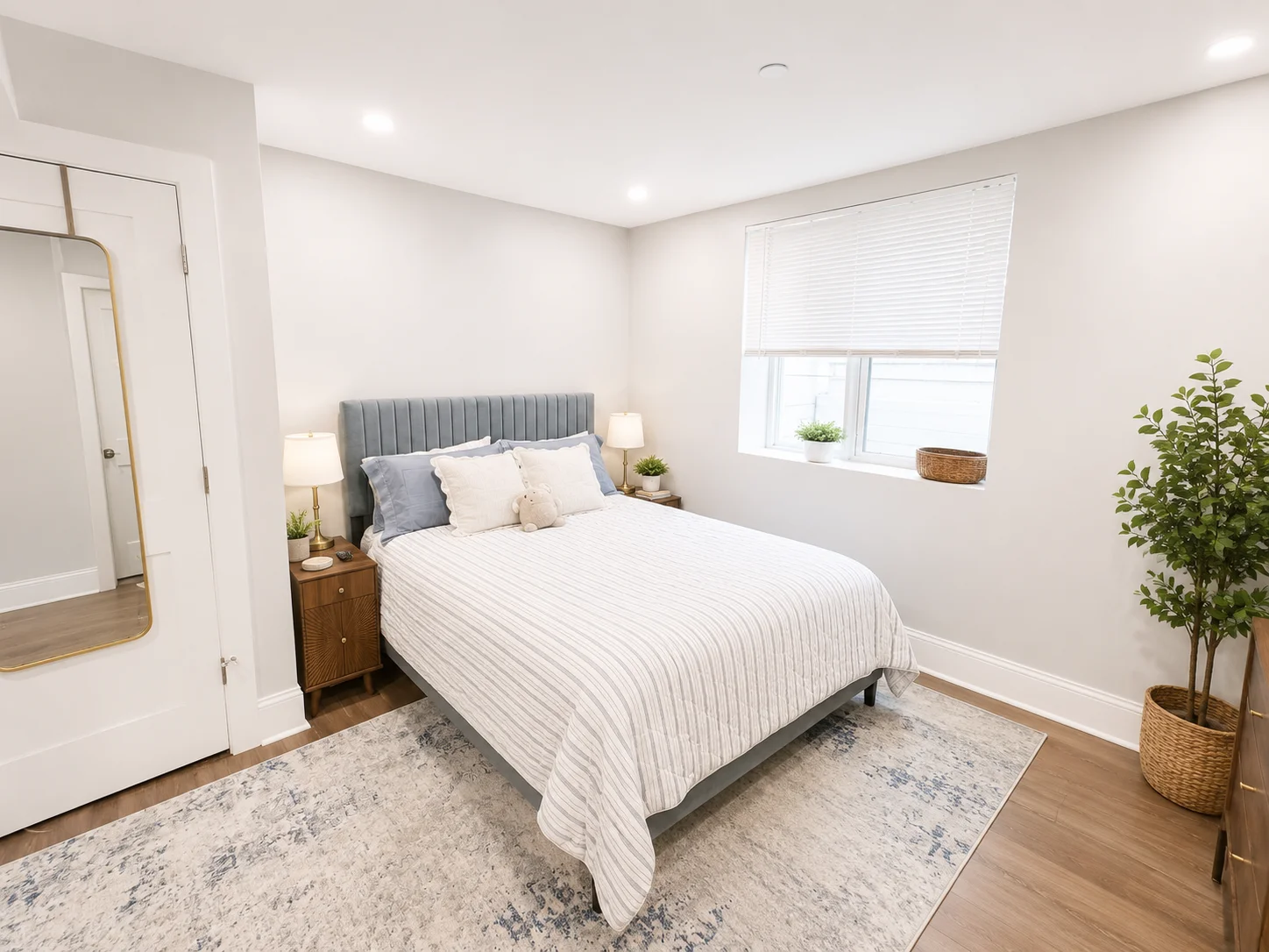 5 bed, 3 bath apartment for rent at 80 North Beacon Unit 1, Allston — photo 6 of 11