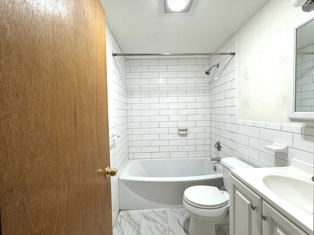 1 bed, 1 bath apartment for rent at 80 North Warren Unit 20, Woburn — photo 25 of 39