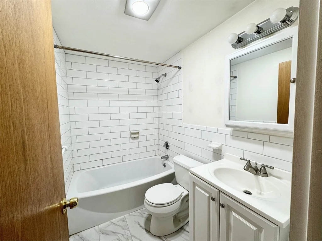 1 bed, 1 bath apartment for rent at 80 North Warren Unit 20, Woburn — photo 24 of 39