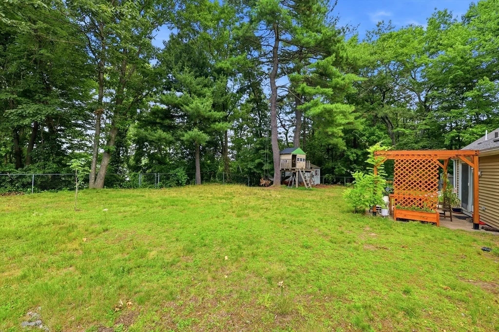3 bed, 1 bath apartment for rent at 80 Old Mill Rd Unit 0, Shrewsbury — photo 32 of 36