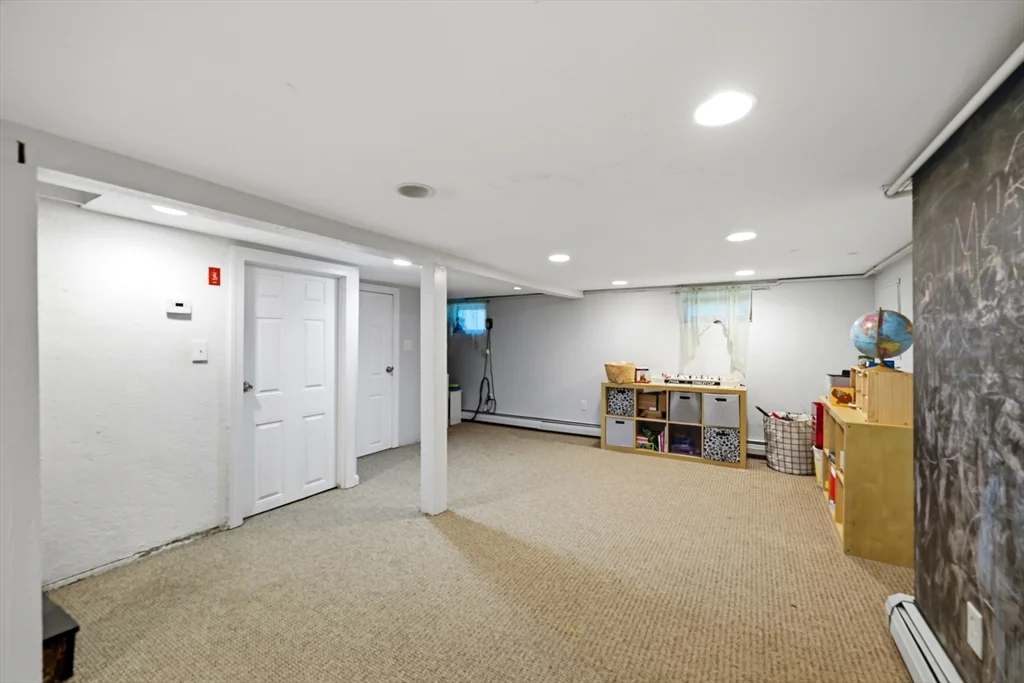 3 bed, 1 bath apartment for rent at 80 Old Mill Rd Unit 0, Shrewsbury — photo 25 of 36