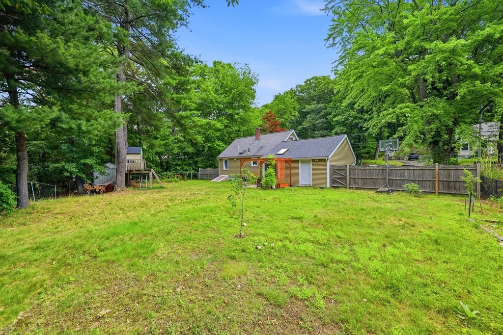 3 bed, 1 bath apartment for rent at 80 Old Mill Rd Unit 0, Shrewsbury — photo 31 of 36