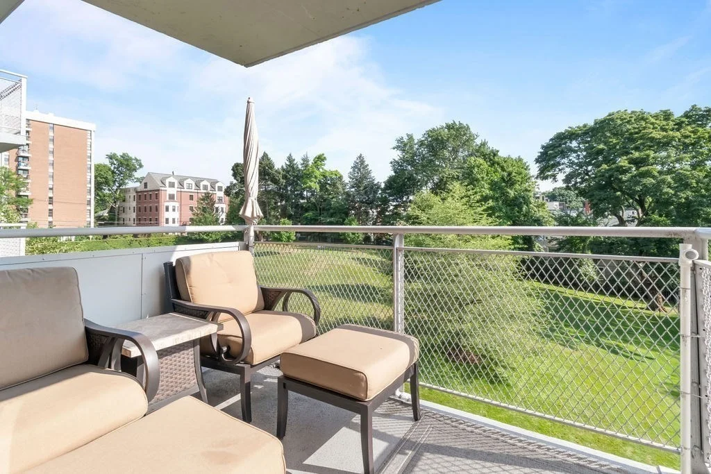 3 bed, 2 bath apartment for rent at 80 Park St Unit 32, Brookline — photo 4 of 16