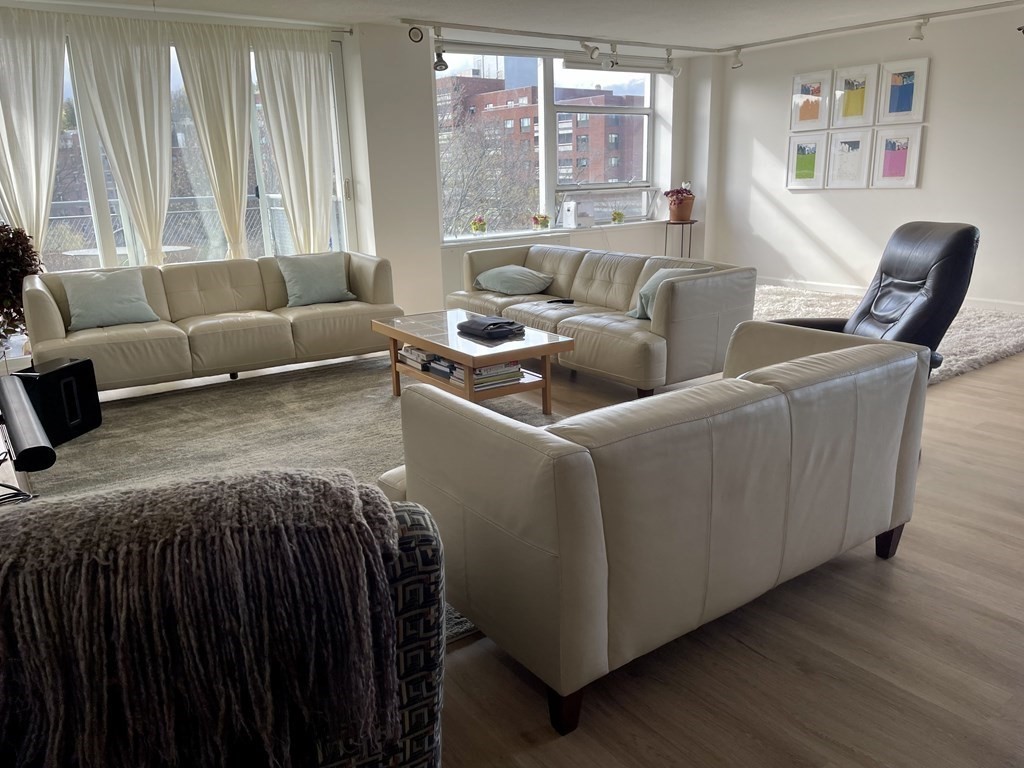 3 bed, 2 bath apartment for rent at 80 Park St Unit 74, Coolidge Corner — photo 5 of 15