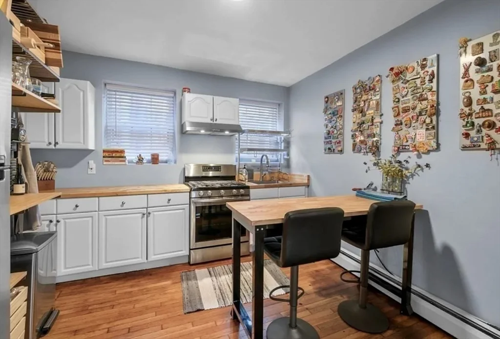 3 bed, 1 bath apartment for rent at 80 Park St Unit A, Chelsea — photo 3 of 11