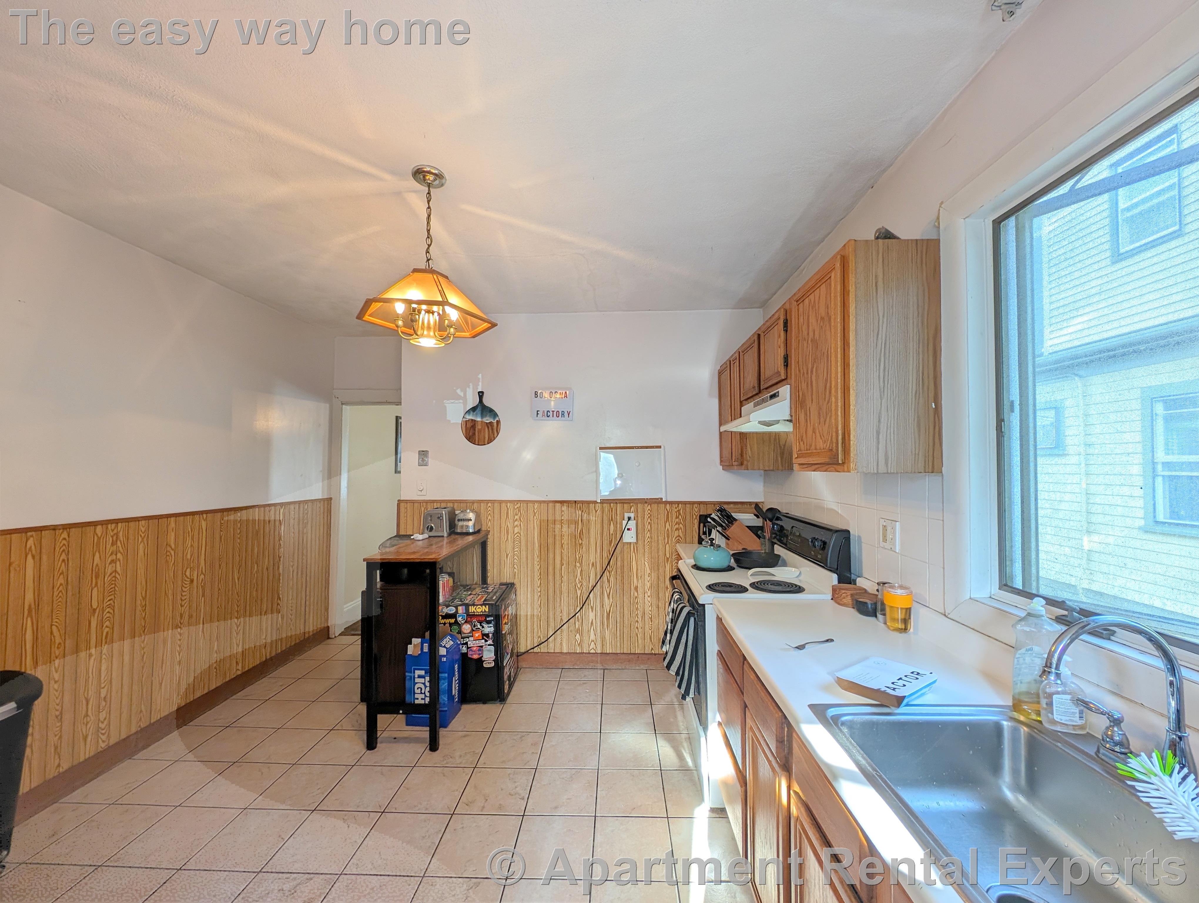 4 bed, 1 bath apartment for rent at 80 Pearson Rd Unit 2, Tufts — photo 11 of 28