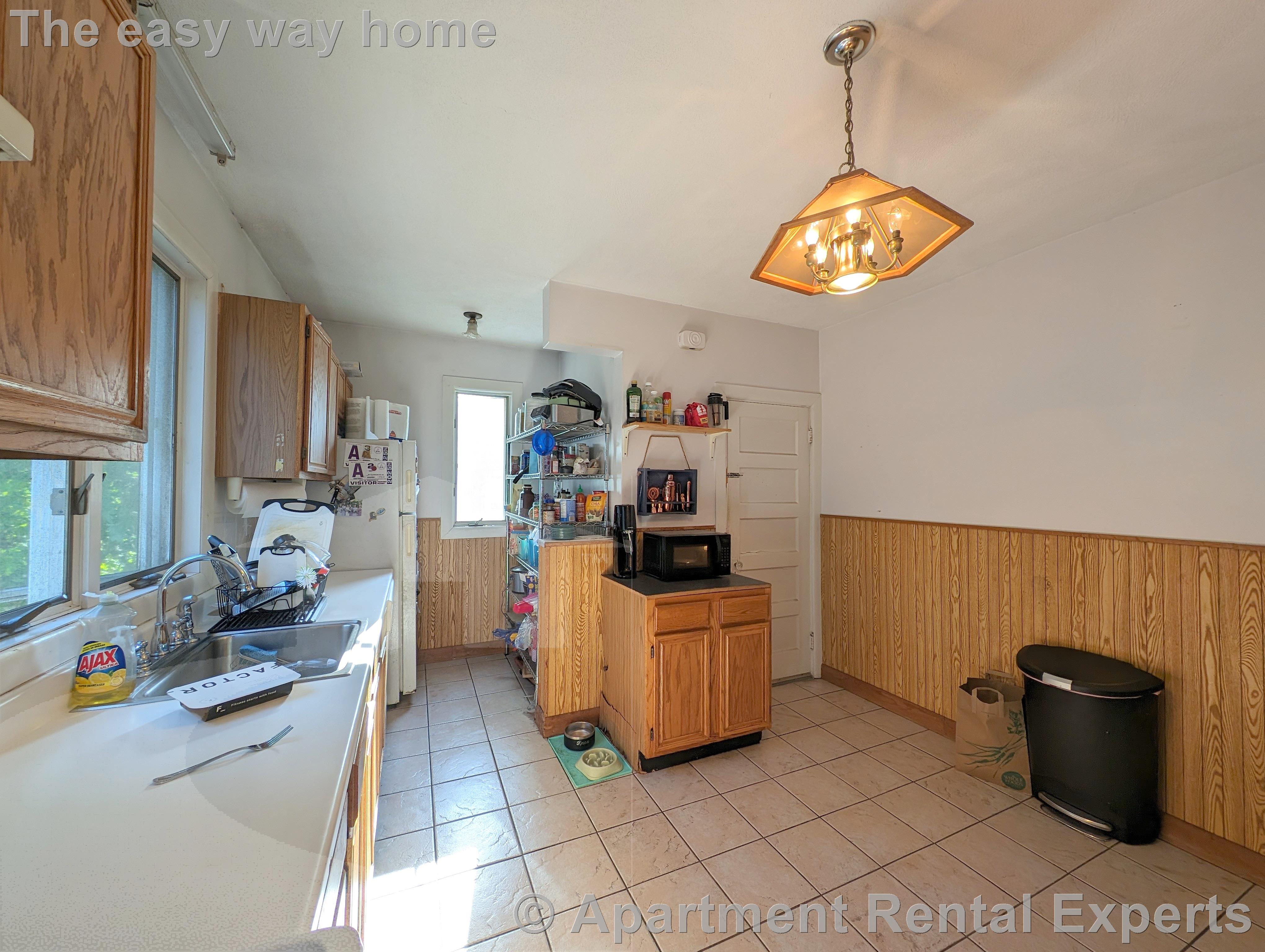 4 bed, 1 bath apartment for rent at 80 Pearson Rd Unit 2, Tufts — photo 9 of 28