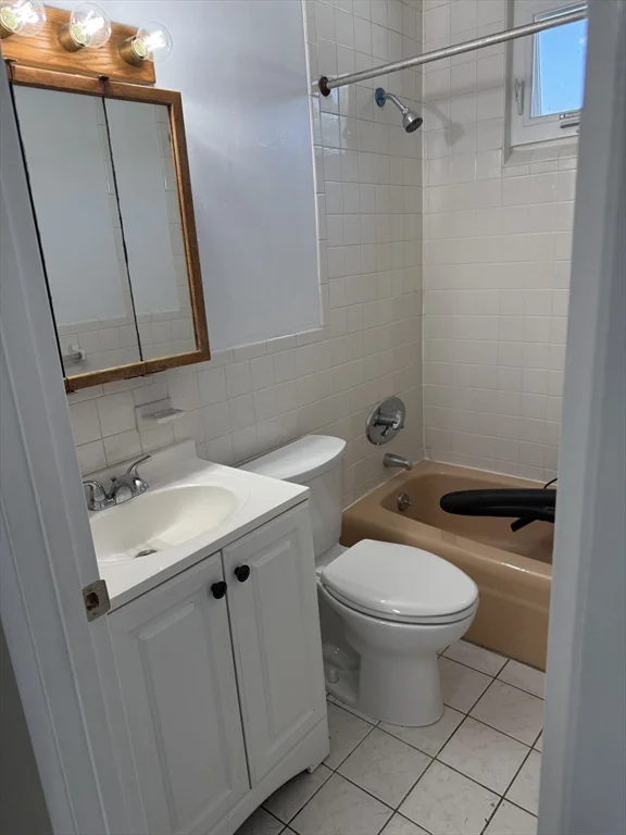 1 bed, 1 bath apartment for rent at 80 Quarry St Unit 5, Quincy — photo 9 of 10