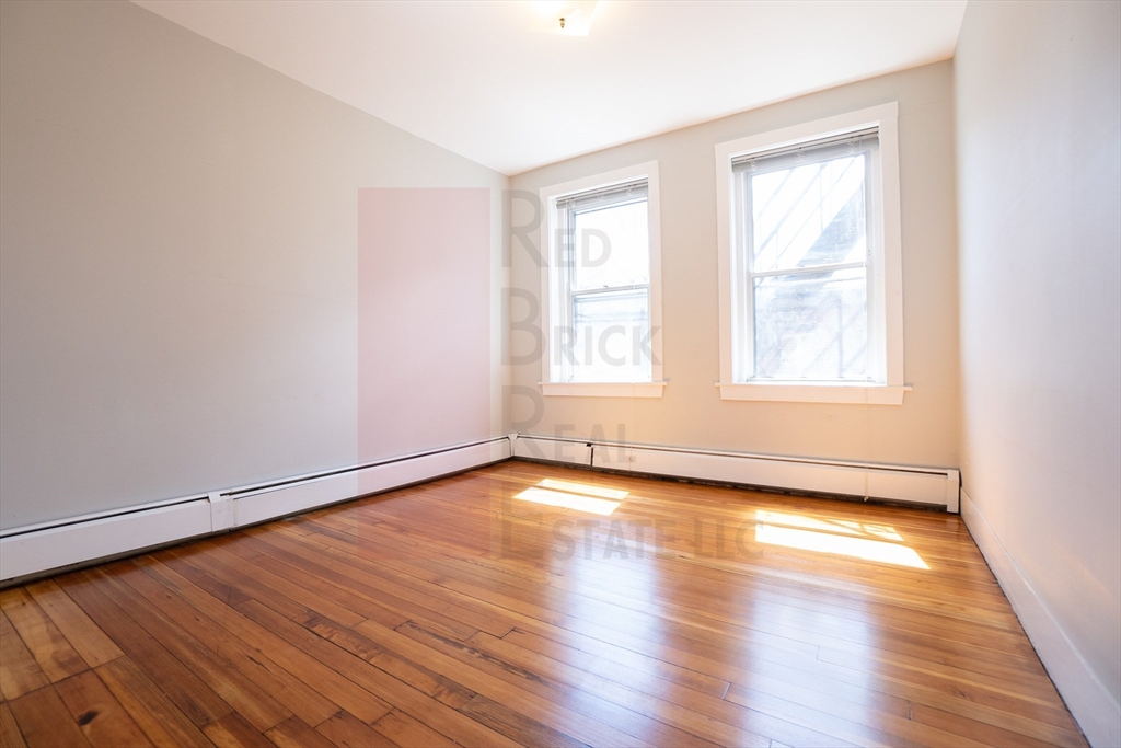 2 bed, 1 bath apartment for rent at 80 Revere St Unit 8, Beacon Hill — photo 5 of 8