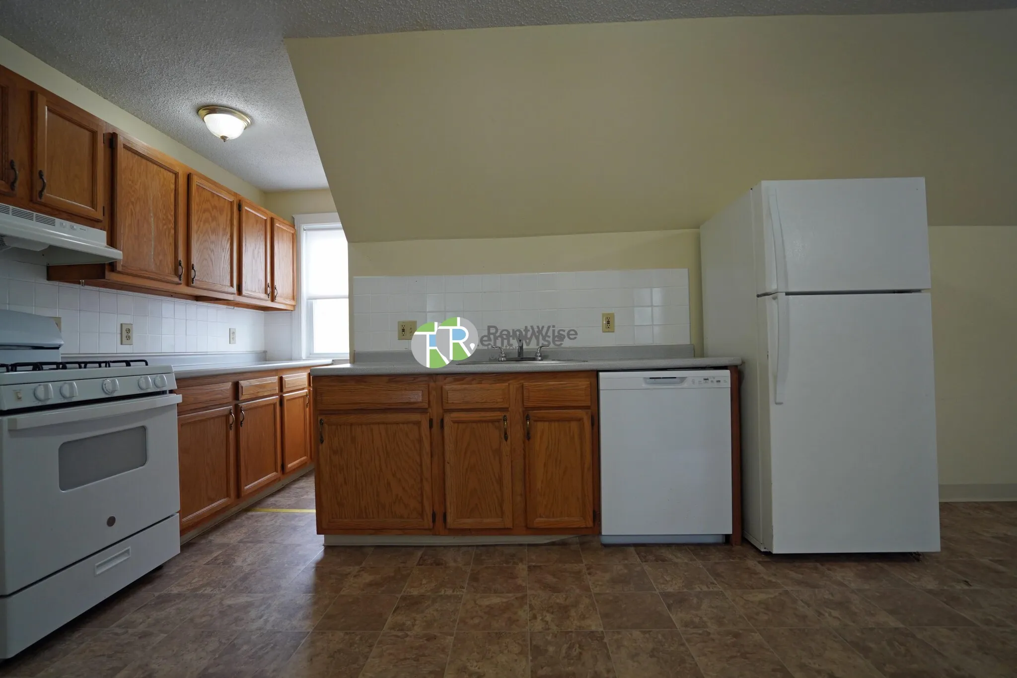 2 bed, 1 bath apartment for rent at 80 Robbins St Unit 5, South Side — photo 10 of 36