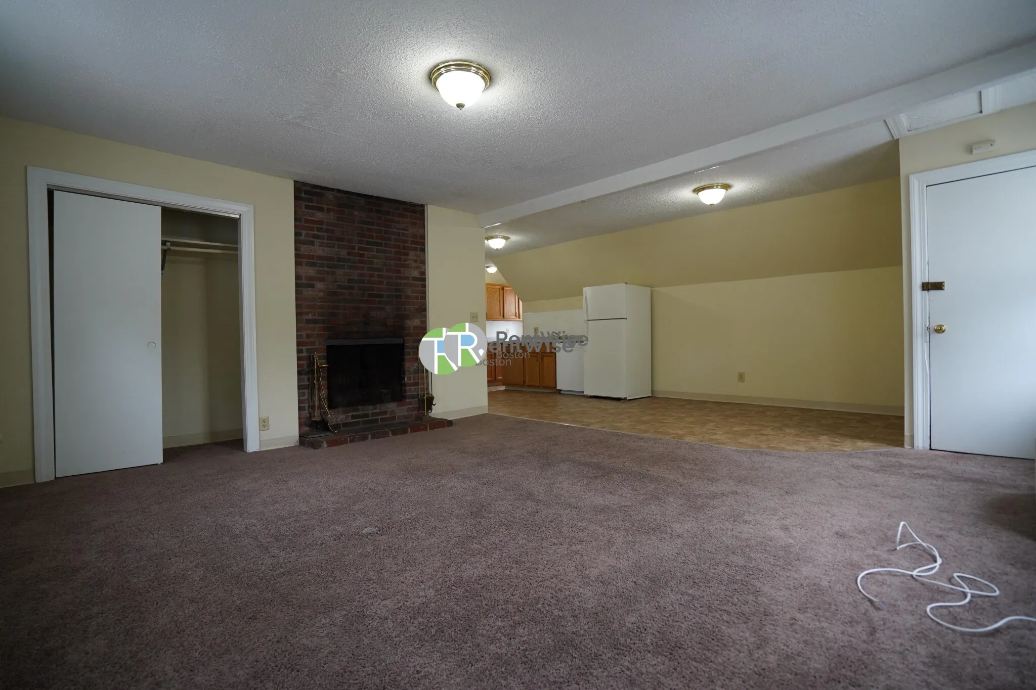 2 bed, 1 bath apartment for rent at 80 Robbins St Unit 5, South Side — photo 2 of 36