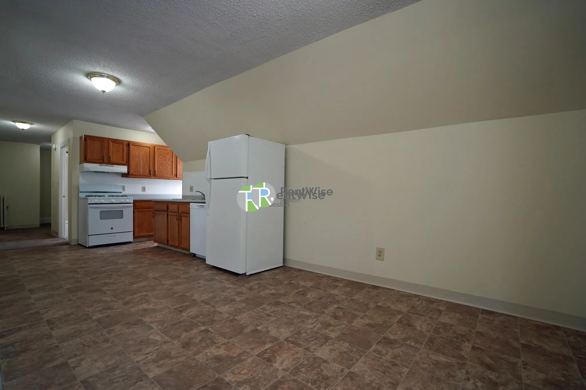 2 bed, 1 bath apartment for rent at 80 Robbins St Unit 5, South Side — photo 7 of 36
