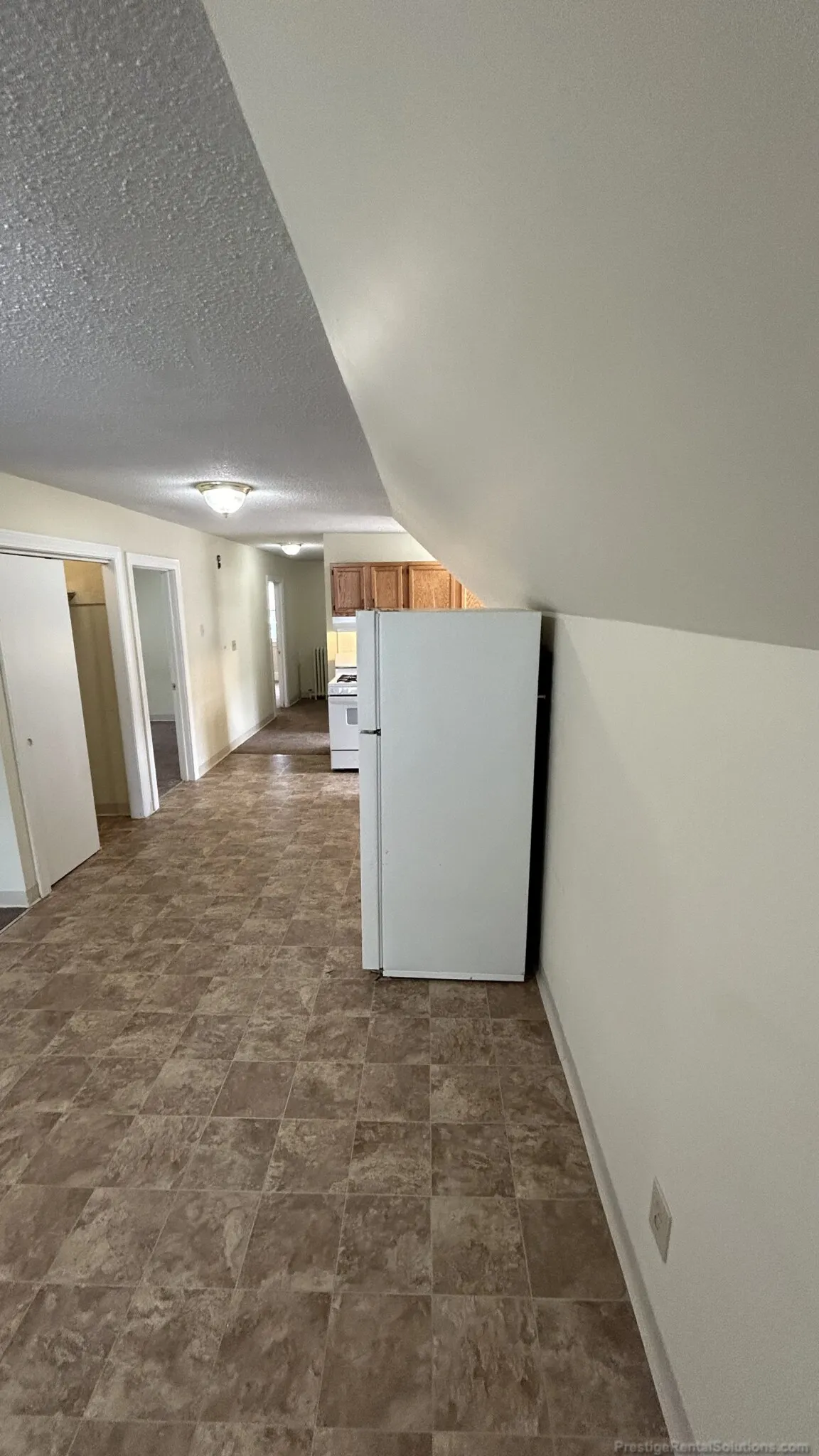 2 bed, 1 bath apartment for rent at 80 Robbins St Unit 5, South Side — photo 3 of 29