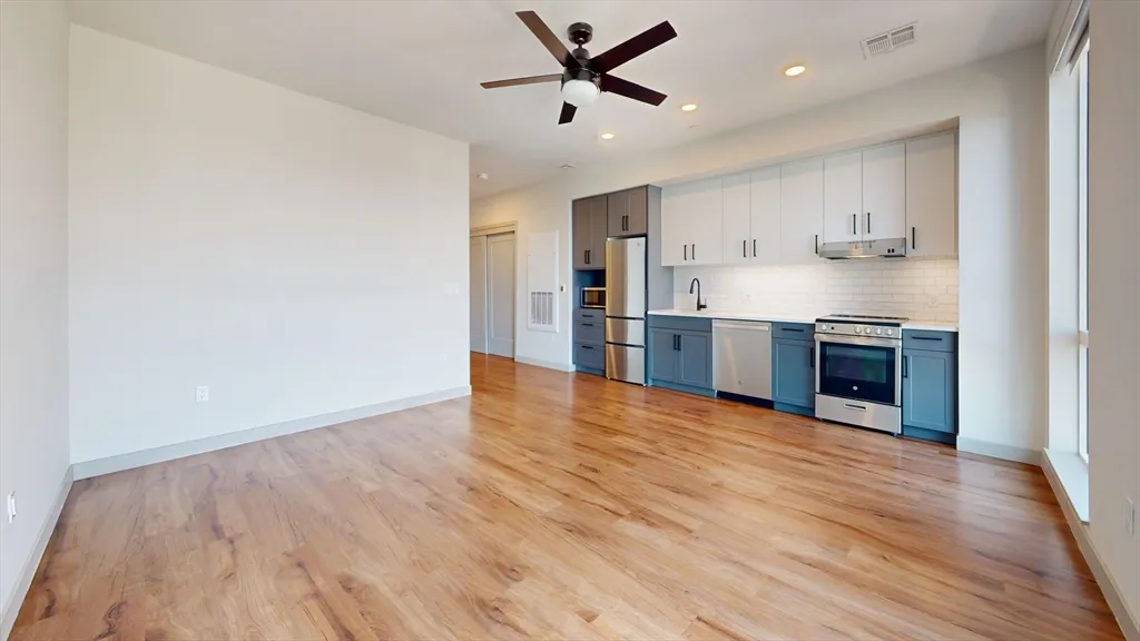 Studio bed, 1 bath apartment for rent at 80 Rugg Rd Unit 1227, Allston — photo 2 of 13