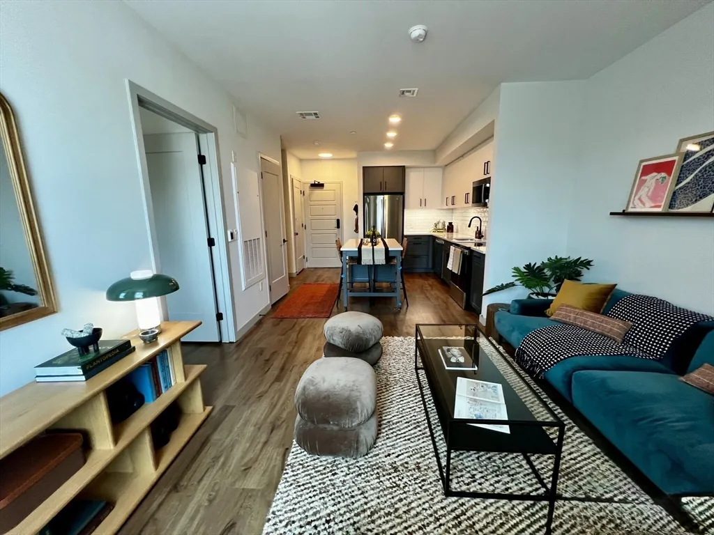 1 bed, 1 bath apartment for rent at 80 Rugg Rd Unit 1301, Allston — photo 3 of 20