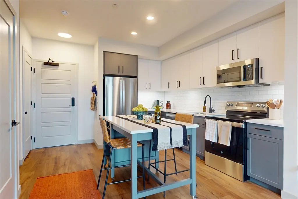 1 bed, 1 bath apartment for rent at 80 Rugg Rd Unit 1301, Allston — photo 19 of 20