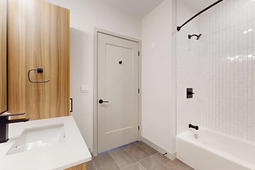 2 bed, 2 bath apartment for rent at 80 Rugg Rd Unit 1311, Allston — photo 9 of 20
