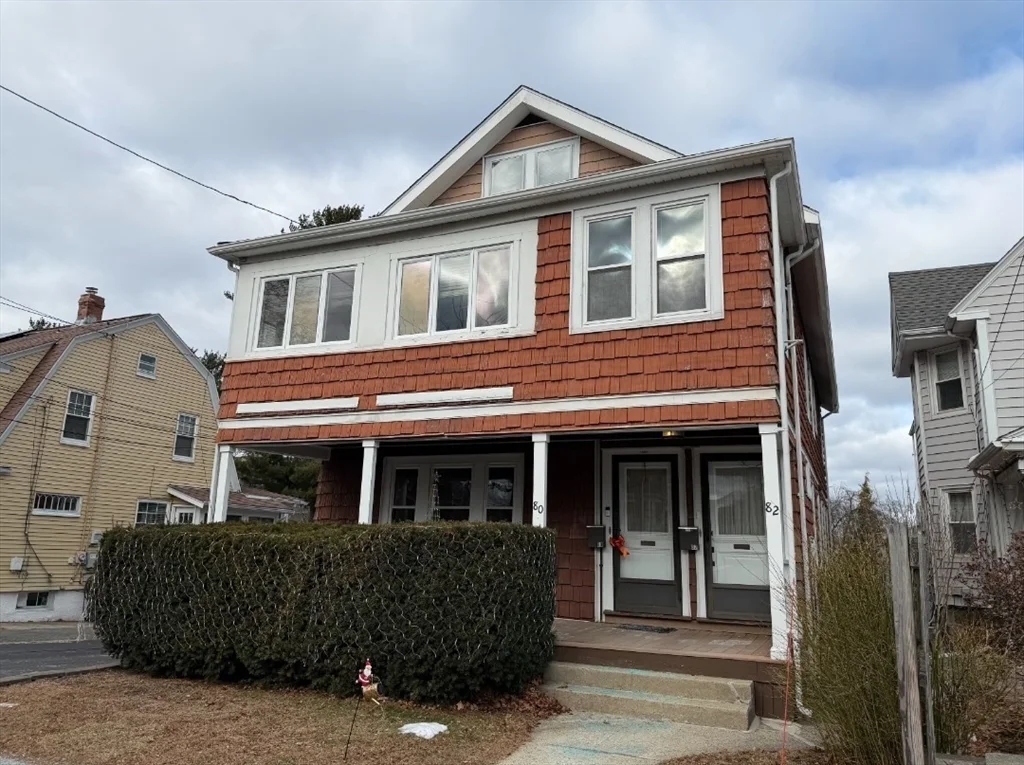 2 bed, 1 bath apartment for rent at 80 Russell St Unit 2, Atlantic — photo 1 of 10