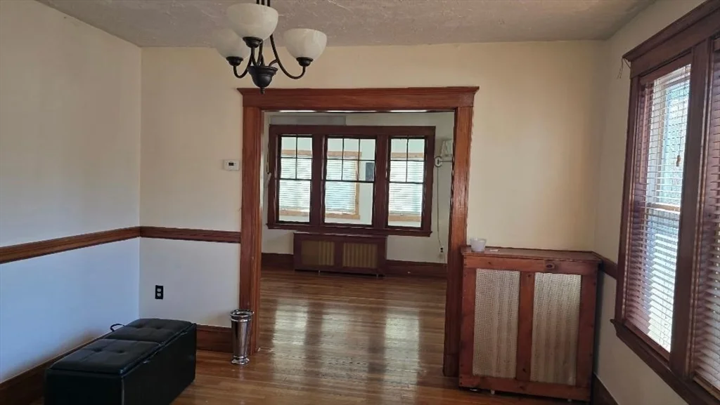 2 bed, 1 bath apartment for rent at 80 Russell St Unit 2, Atlantic — photo 3 of 10