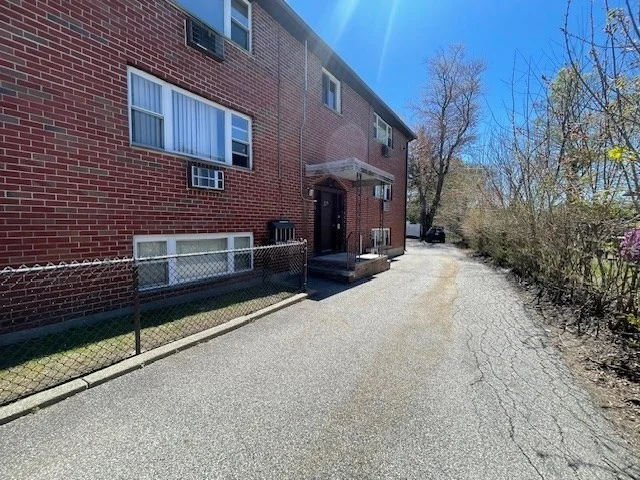 1 bed, 1 bath apartment for rent at 80 Sea St Unit 3, Weymouth — photo 2 of 9