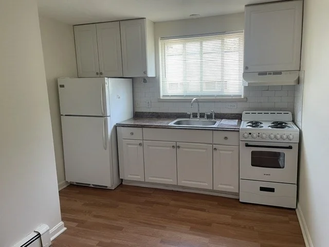 1 bed, 1 bath apartment for rent at 80 Sea St Unit 3, Weymouth