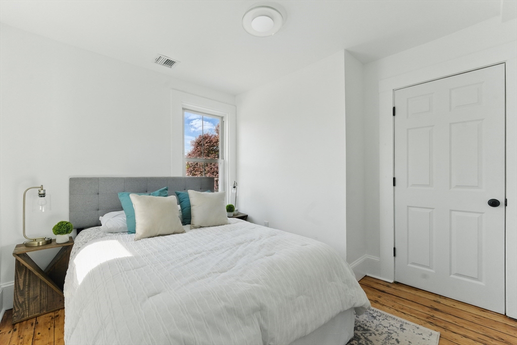 3 bed, 2 bath apartment for rent at 80 Shirley St Unit 2, Winthrop — photo 18 of 39