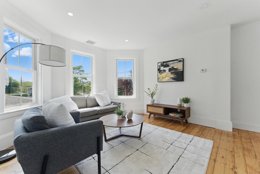 3 bed, 2 bath apartment for rent at 80 Shirley St Unit 2, Winthrop — photo 13 of 39