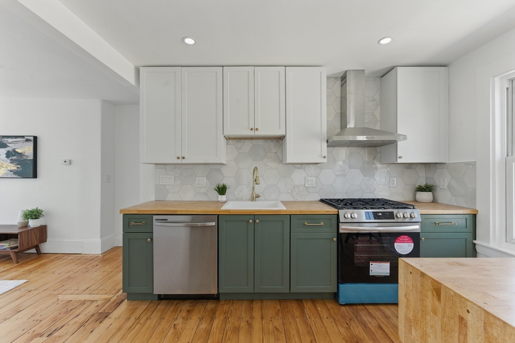 3 bed, 2 bath apartment for rent at 80 Shirley St Unit 2, Winthrop — photo 15 of 39
