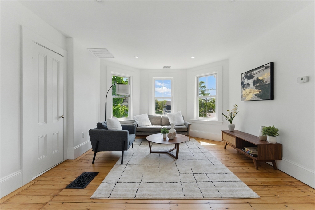 3 bed, 2 bath apartment for rent at 80 Shirley St Unit 2, Winthrop — photo 6 of 39