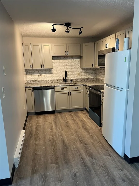 2 bed, 1 bath apartment for rent at 80 Stanton St Unit 30, Worcester — photo 5 of 15